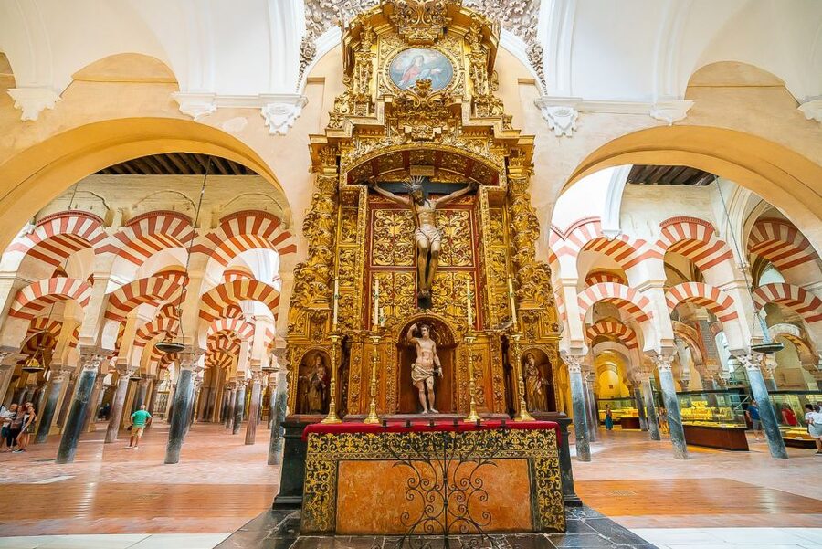 Córdoba: Skip-the-Ticket-Line Mosque-Cathedral Guided Tour - Moorish Rule to Cathedral Changes: How the Guide Keeps It Objective