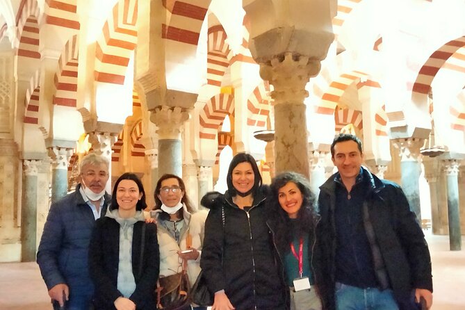 Cordoba tour Mosque-Cathedral & Jewish Quarter, max. 8 people - La Judería: white lanes, synagogue area, and Maimonides context