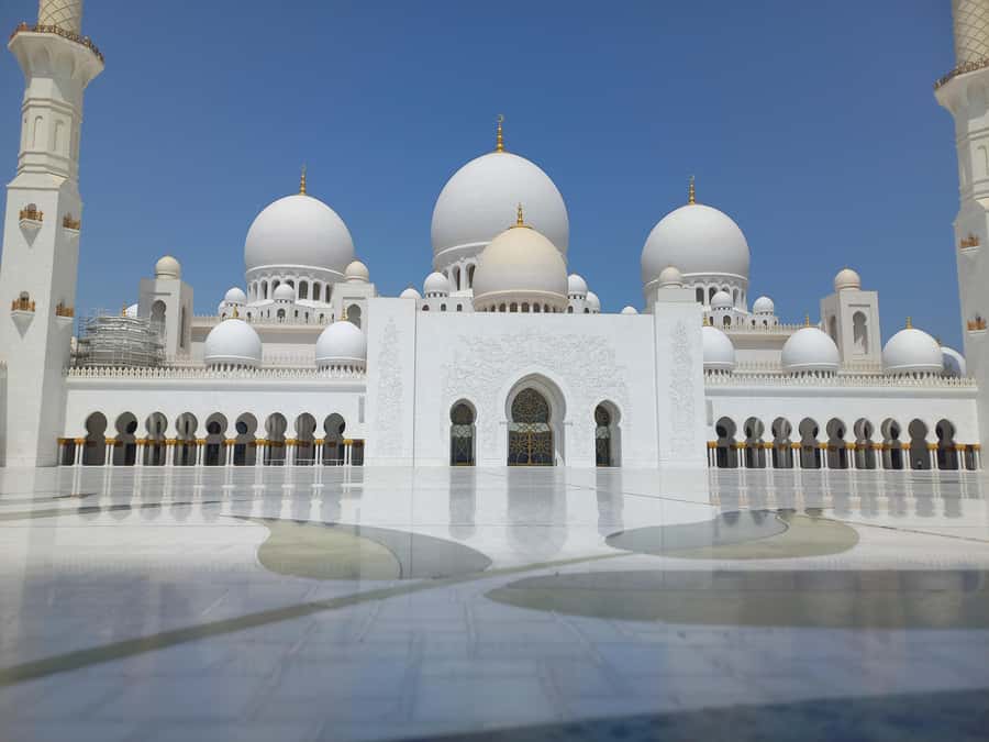Discover Abu Dhabi: A Full-Day Tour with Lunch - Why this Dubai-to-Abu Dhabi day trip hits differently