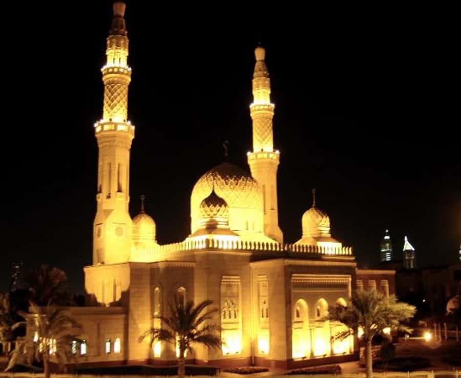 Discover Abu Dhabi: A Full-Day Tour with Lunch - Ferrari World entrance photo stop: the red roof, no theme-park detour