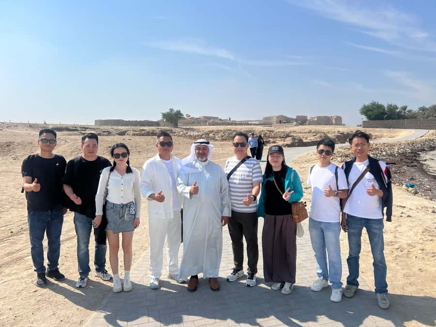 Discover Bahrain: Private Guided City Tour with Lunch - Lunch in Bahrain: Machboos, Saloona, Salads, and Arabic Sweets