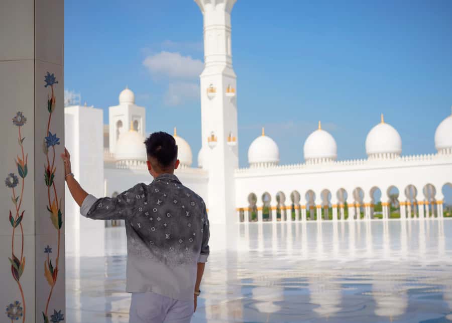 Dubai: Abu Dhabi Day-Trip Grand Mosque, Royal Palace & Lunch - Lunch at Al Khayma Heritage Restaurant: good value, tight timing