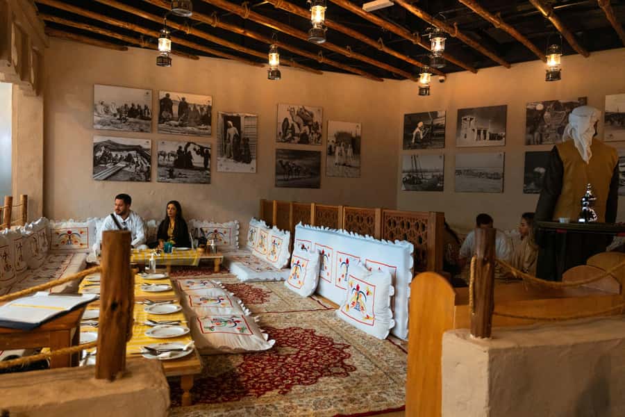 Dubai: Abu Dhabi Day-Trip Grand Mosque, Royal Palace & Lunch - Etihad Towers Observation Deck: your best “wow” per minute