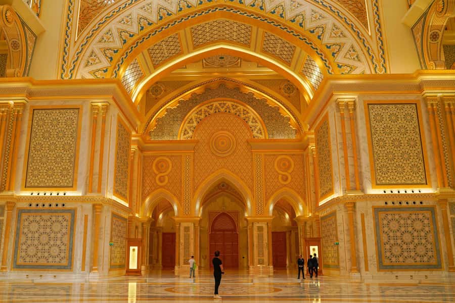 Dubai: Abu Dhabi Grand Mosque, Palace, and Heritage Village - Qasr al Watan Palace: presidential grandeur without the heavy museum feeling