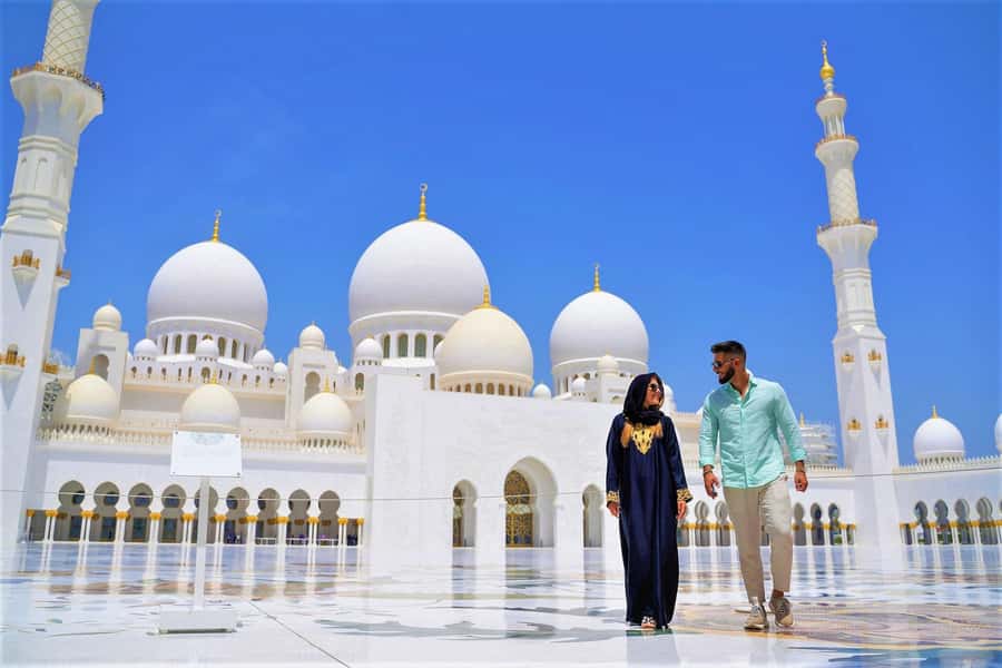 Dubai: Abu Dhabi Grand Mosque, Palace, and Heritage Village - Sheikh Zayed Grand Mosque: etiquette first, then the wow factor