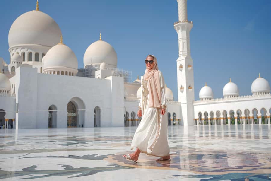 Dubai: Abu Dhabi Grand Mosque, Palace, and Heritage Village - Pass by Etihad Towers and Emirates Palace: small breaks from the main sites