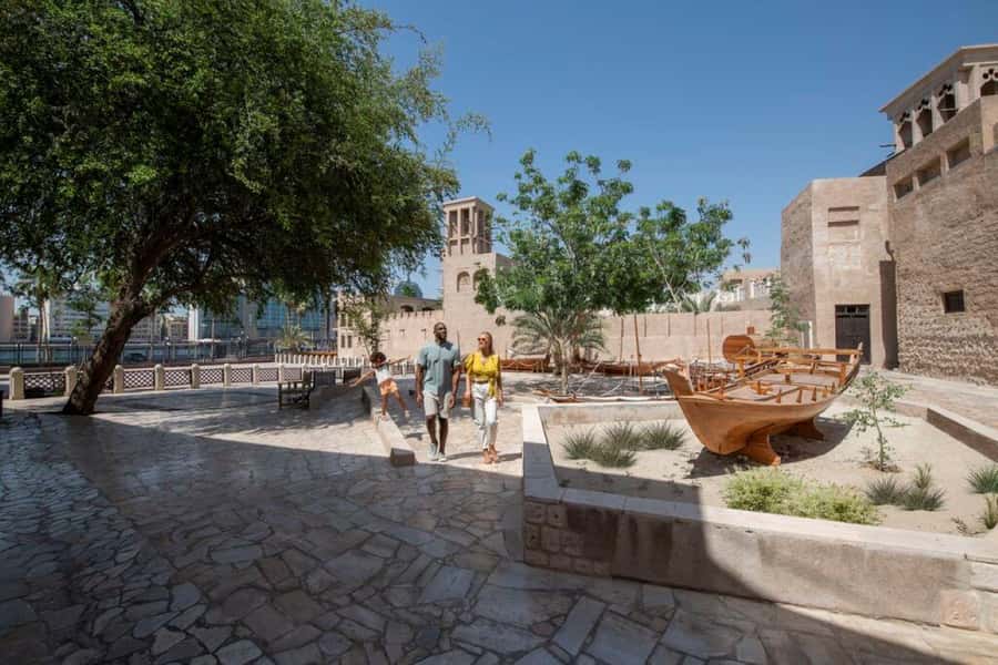 Dubai Full-Day Tour: Mosque, Souks, Burj Khalifa photo stop - Gold Souk and Spice Souk: shopping with a guided path