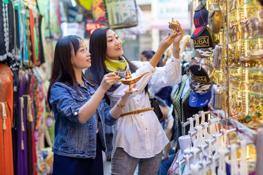 Dubai Full-Day Tour: Mosque, Souks, Burj Khalifa photo stop - Souq Madinat Jumeirah: a break that’s worth using