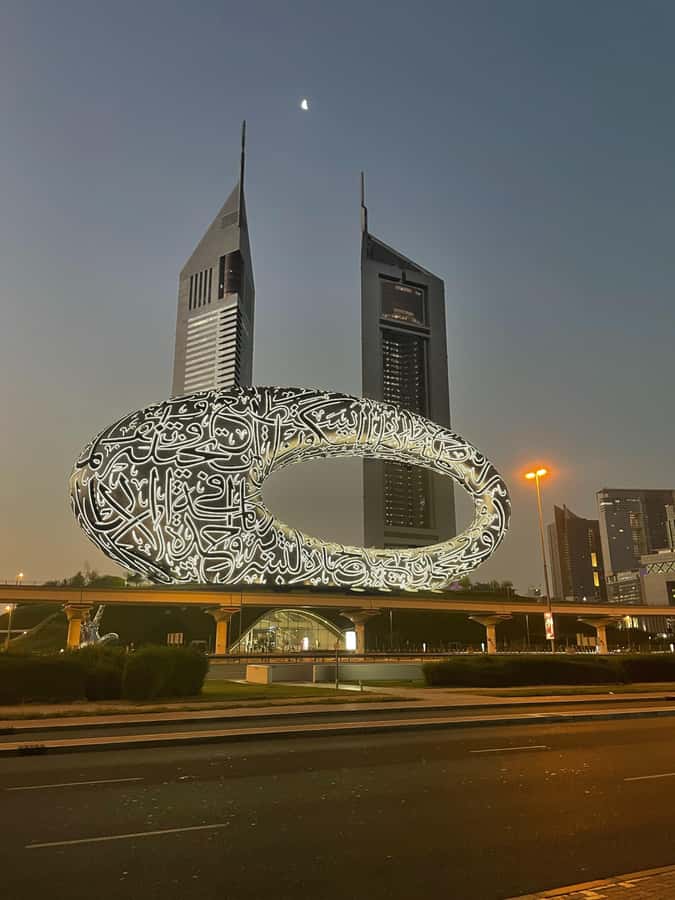 Dubai:Private Frame Entry, Mosque, Souks, Tastings& transfer - Entry to the Blue Mosque: calm architecture in the middle of the city
