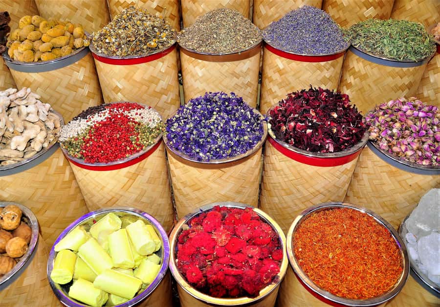 Dubai:Private Frame Entry, Mosque, Souks, Tastings& transfer - Guides and languages: why the human element matters here