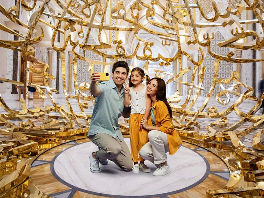Dubai: Sheikh Zayed Mosque & Qasr Al Watan Tour with Pickup - Key things to know before you go