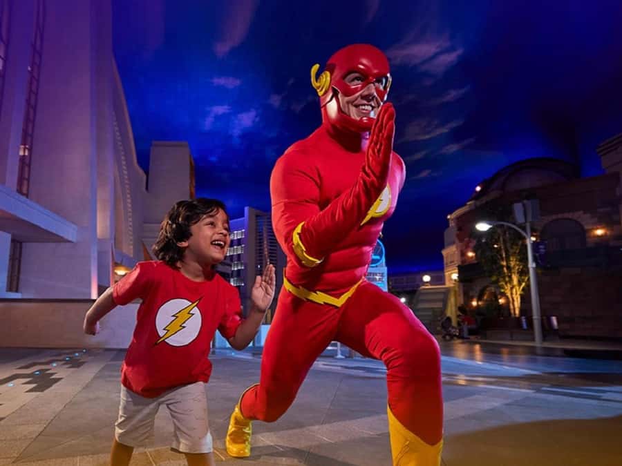 Dubai: Sheikh Zayed Mosque & Warner Bros w/ Transfer - Warner Bros. World Abu Dhabi (4 Hours): How to Make It Feel Like More Time