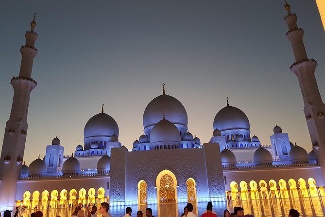 Dubai to Abu Dhabi Full Day Tour with Grand Mosque - Lunch at the 5-star hotel: included or not? Here’s how to handle it