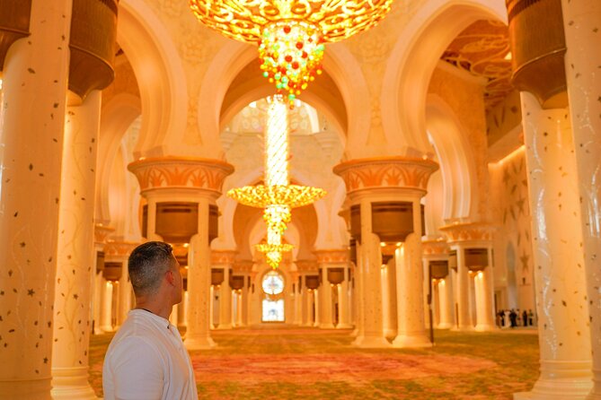 Dubai To Abu Dhabi: Grand Mosque, Royal Palace & Etihad Towers - Sheikh Zayed Grand Mosque: what to focus on in 1.5 hours