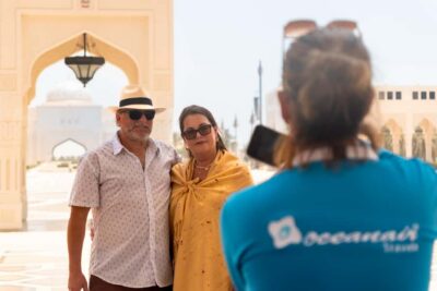 Dubai to Abu Dhabi Private Tour: Grand Mosque & Royal Palace - Sheikh Zayed Grand Mosque: dress code, wow-factor, and what to notice
