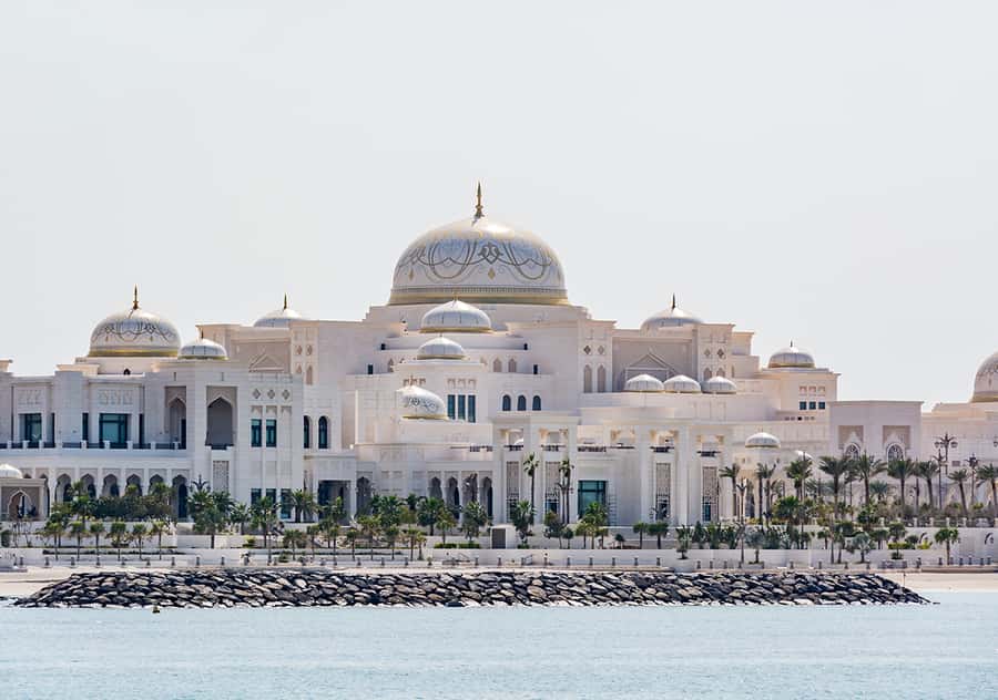 Dubai to Abu Dhabi Private Tour: Grand Mosque & Royal Palace - Who this Abu Dhabi private tour suits best