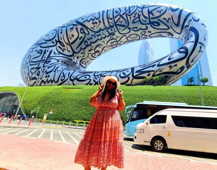 Dubai: Top Must-See Sights Tour with Burj Khalifa At The Top - A Private 6-Hour Mashup of Old Dubai and New Dubai