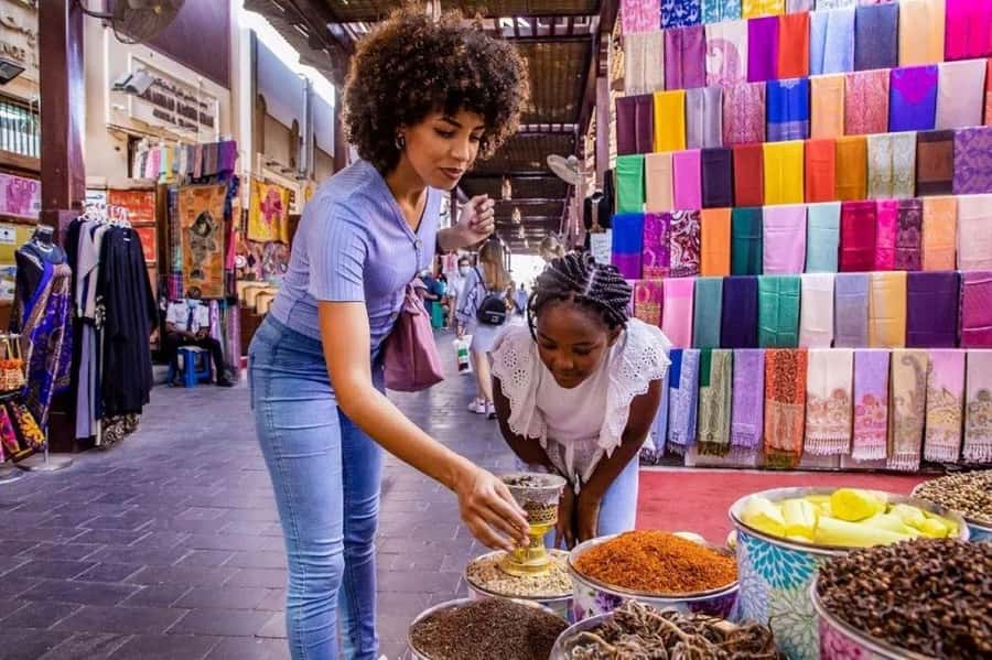 Dubai: Top Must-See Sights Tour with Burj Khalifa At The Top - Souk Time That Feels Useful, Not Like a Whirlwind