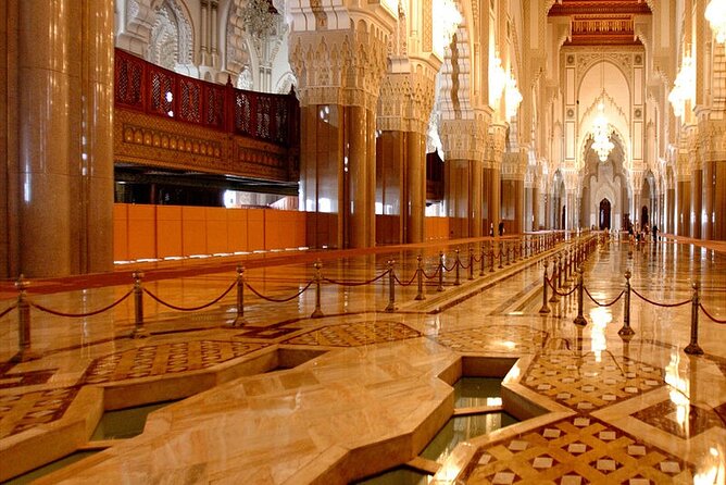 Exclusive tour of Casablanca with access to the Hassan II Mosque - Rick’s Café: the classic movie stop, with a realistic catch