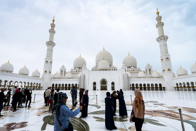 From Abu Dhabi: Grand Mosque, Qasr Al Watan Palace & Etihad Tower - The 6-hour Abu Dhabi Highlights Route That Covers the Big Stuff