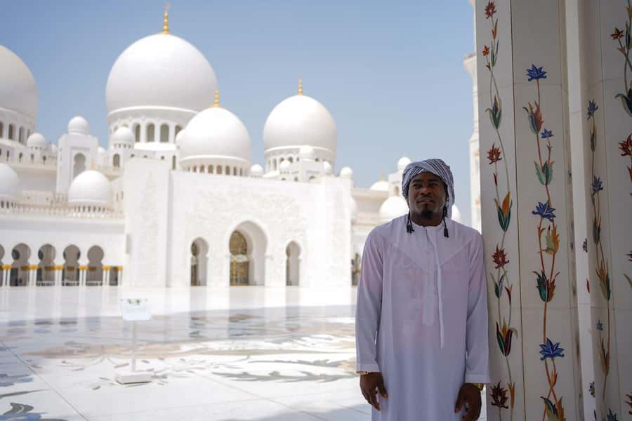 From Abu Dhabi: Half-Day Sheikh Zayed Mosque Guided Tour - Guide Quality and the Human Touch: Why Names Keep Coming Up