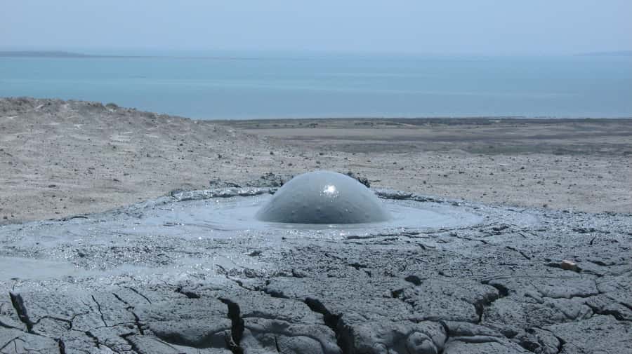 From Baku: Gobustan, Mud Volcanoes & Mosque Private Tour - When You Should Be Flexible (So You Don’t Feel Shorted)
