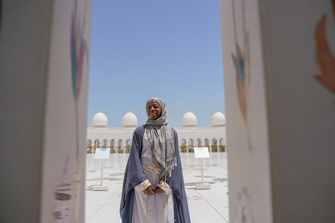 From Dubai: Abu Dhabi Full-Day Trip with Louvre & Grand Mosque - Guides and pacing: what makes the day feel smooth