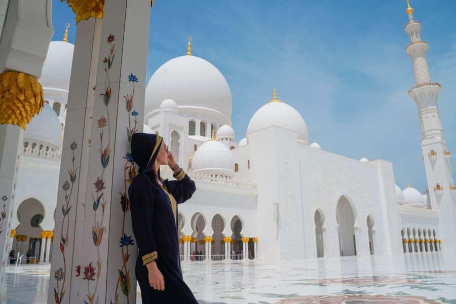 From Dubai: Abu Dhabi Grand Mosque & Louvre Museum Full-Day - Lunch Break and the Corniche Photo Stop That Resets Your Energy
