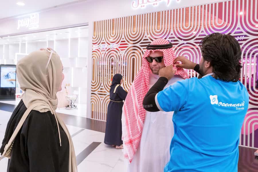 From Dubai: Abu Dhabi Sheikh Zayed Mosque Guided Tour - Key highlights worth planning around