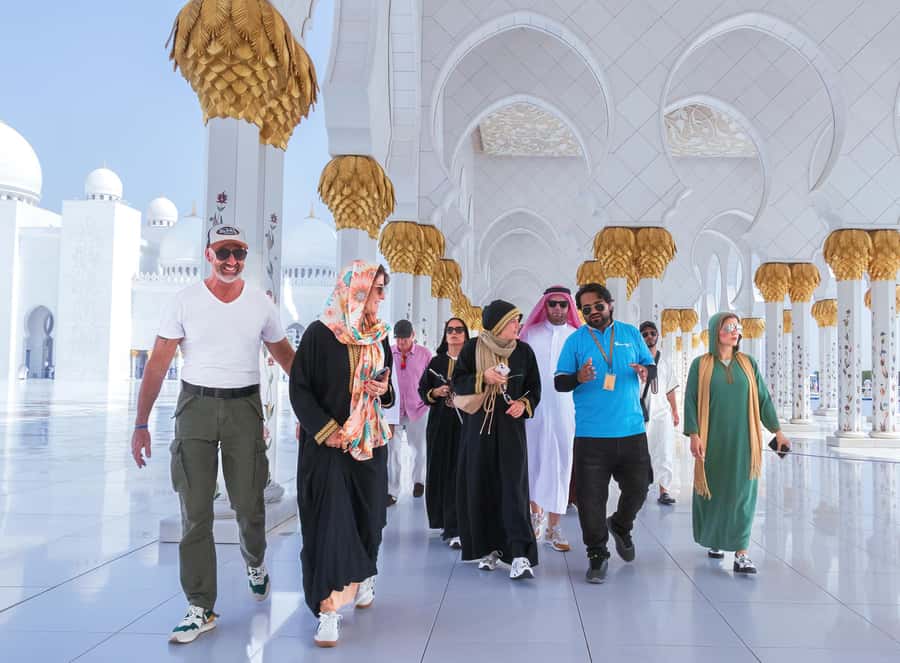 From Dubai: Abu Dhabi Sheikh Zayed Mosque Guided Tour - Marble, mosaics, and Swarovski: what you should actually notice