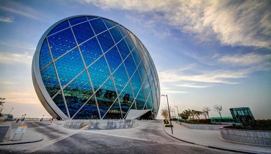 From Dubai: Abu Dhabi Tour with Sheikh Zayed Mosque - Etihad Towers and Marina Mall: city-life scale and a breather