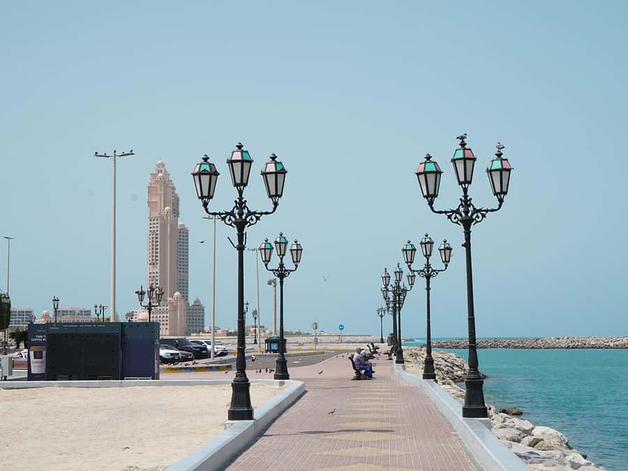 From Dubai: Full-Day Abu Dhabi Tour with Sheikh Zayed Mosque - Lunch in Abu Dhabi: plan for an extra cost