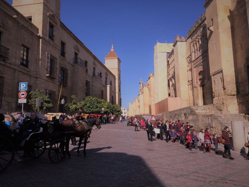 From Seville: Cordoba, the Mosque and Carmona Day Trip - Inside the Mosque-Cathedral of Córdoba: how the visit works in real time