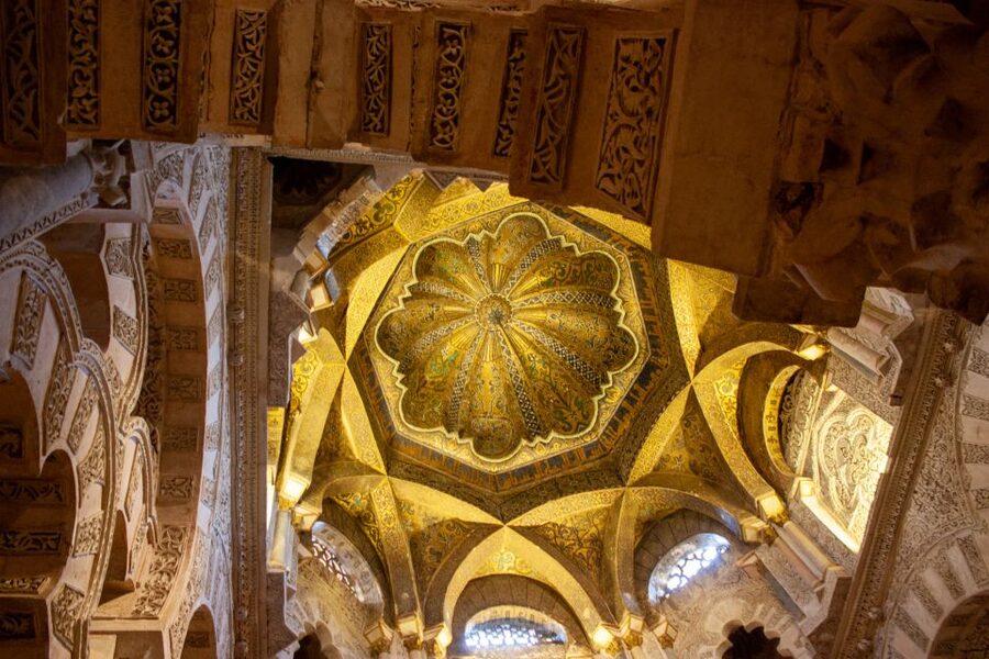 From Seville: Cordoba, the Mosque and Carmona Day Trip - Lunch and free time: using your 1.5 hours smartly