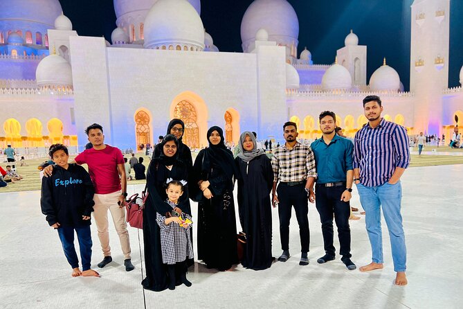 Full Day Abu Dhabi City Tour Sheikh Zayed Grand Mosque from Dubai - Abu Dhabi Dates Market: sweet shopping with a real local angle