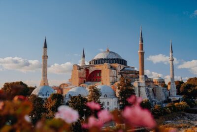 Full-Day Small-Group Guided Tour to Famous Mosques in Istanbul - Hagia Sophia Grand Mosque: A One-Stop Lesson in Changing Power