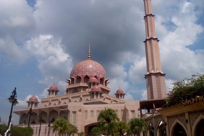 Garden City of Putrajaya, Pink Mosque, Lake Boat Joyride(Guided) - Starting at 8:30: How the Morning Sets the Tone