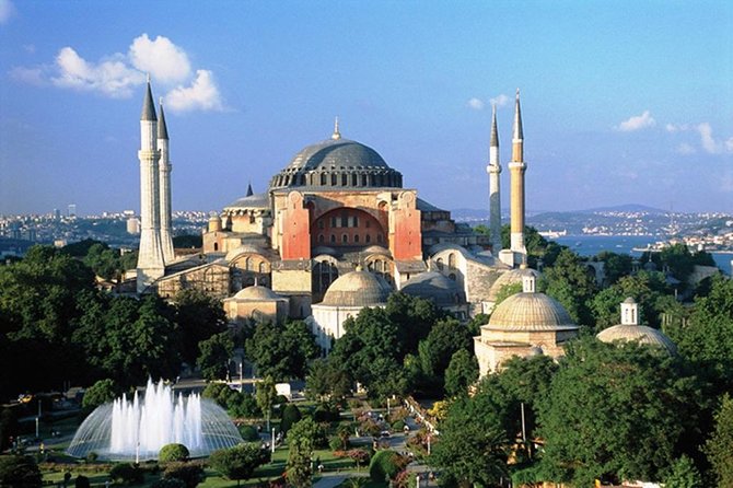 Guided Hagia Sofia, Blue mosque, Basilica Cistern skip lines tour - Basilica Cistern: the underground palace with the upside-down Medusa heads