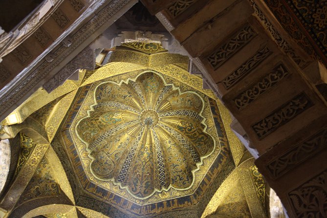 Guided Tour of Monumental Cordoba: Jewish Quarter, Alcazar and Mosque - Alcázar de los Reyes Cristianos: Fortress Power with Garden-Style Escape