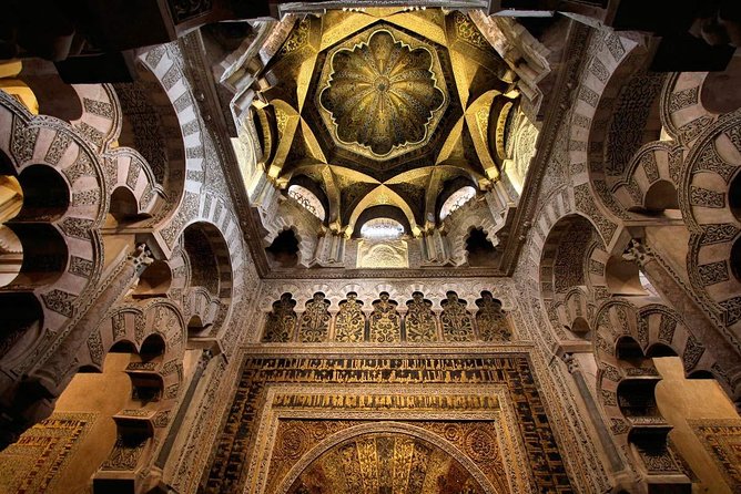 Guided tour of the Mosque-Cathedral in Private tickets included - Mezquita-Cathedral: how the tour helps you read the building