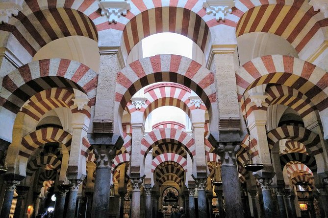 Guided tour of the Mosque-Cathedral of Cordoba in Spanish - A Mosque-Cathedral That Changes Meaning When You Know the Story