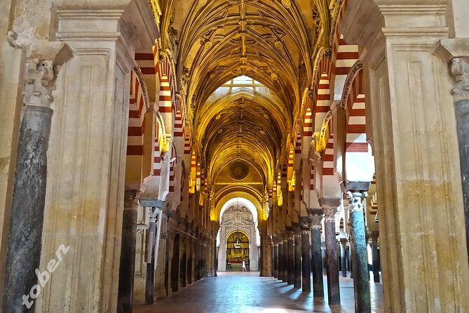 Guided tour of the Mosque-Cathedral of Cordoba in Spanish - Later Gothic, Renaissance, and Baroque Additions (And Why They Matter)