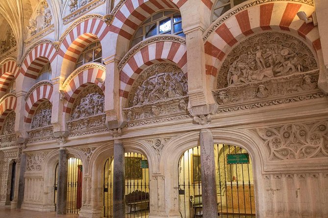 Guided visit to the Mosque and the Jewish Quarter of Cordoba - Calleja de las Flores: a photo-worthy street with purpose
