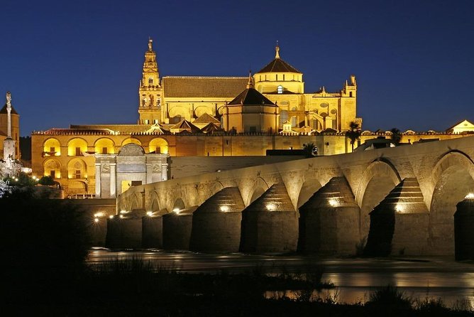 Guided visit to the Mosque-Cathedral, Jewish Quarter, Alcazar and Synagogue. Official guide - Start at the Mosque-Cathedral: Patio de los Naranjos to the main complex