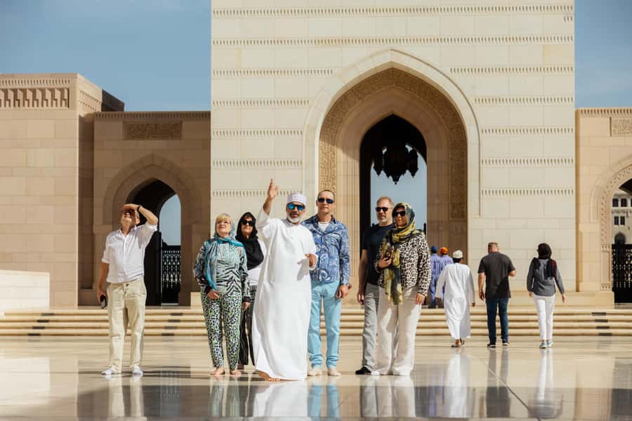 Guided Walking Tour of Sultan Qaboos Grand Mosque in Muscat - What’s the point of a guide here?