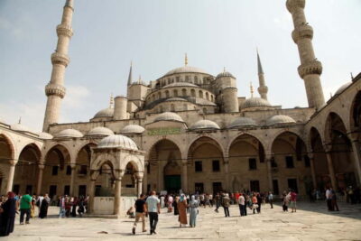 Hagia Sophia & Blue Mosque Half-day Guided, Small Group Tour - Blue Mosque: 20,000 hand-painted Iznik tiles and six minarets