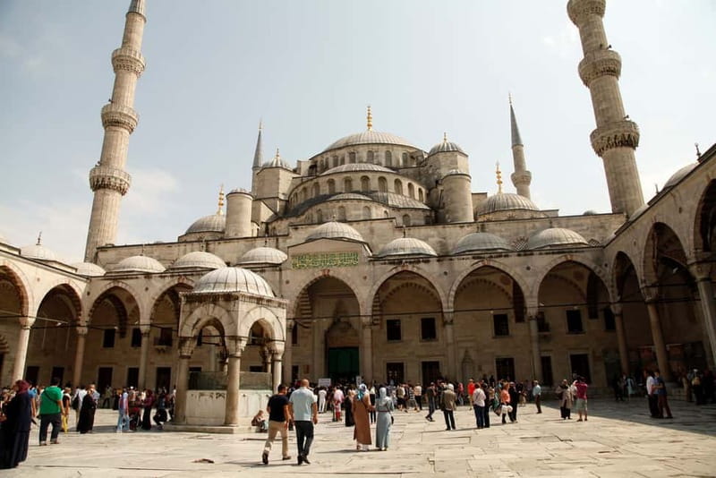 Hagia Sophia & Blue Mosque Half-day Guided, Small Group Tour - Blue Mosque: 20,000 hand-painted Iznik tiles and six minarets