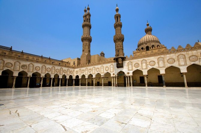Islamic Cairo Walking Tour: Khan el Khalili, Al-Azhar Mosque - Guide style: why named guides matter in Old Cairo