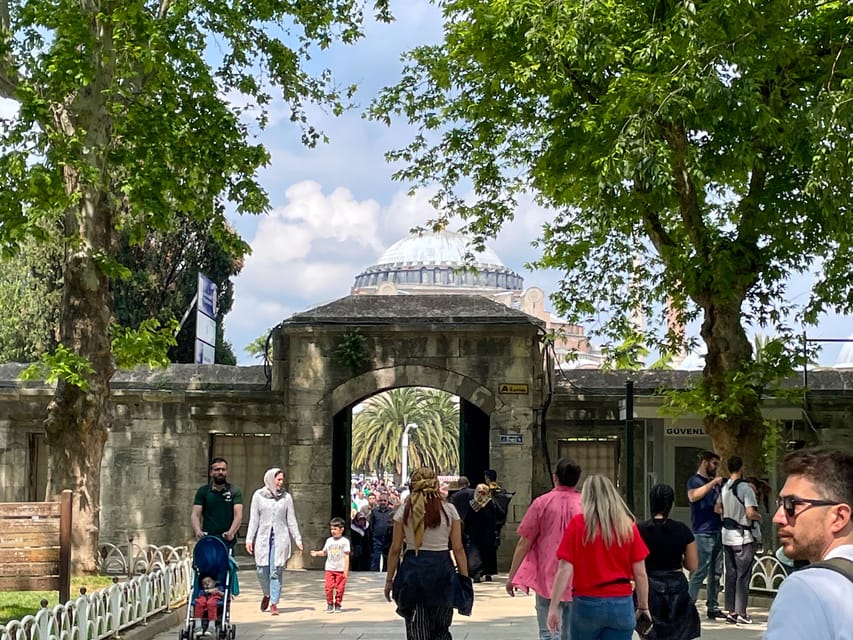 Istanbul: Basilica, Hagia Sophia, Blue Mosque Tour & Cruise - Sultanahmet break time: how to use the 30 minutes wisely