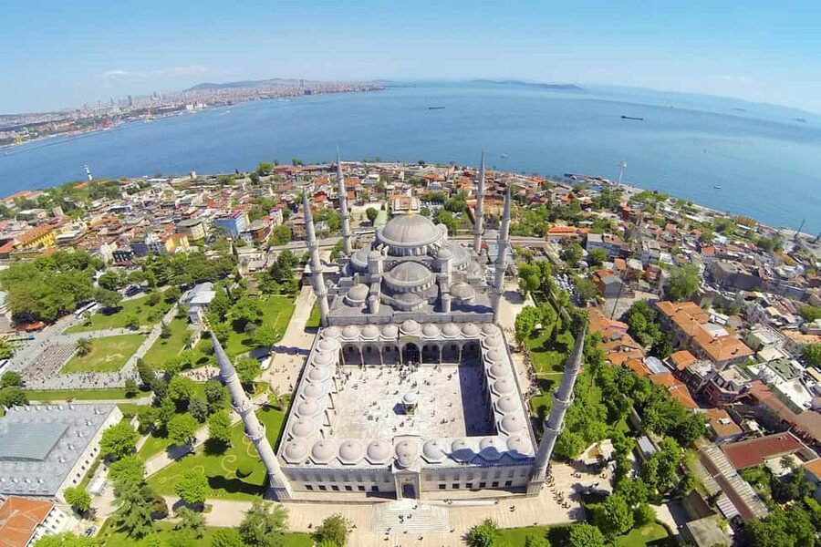 Istanbul: Blue Mosque and Hagia Sophia Tour w/Entry Tickets - Meeting at Alman Çeşmesi and finding the right pace